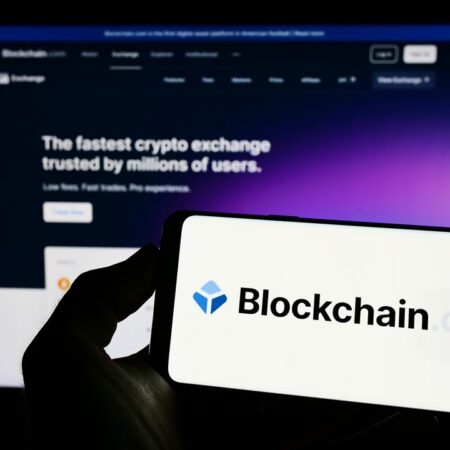 Blockchain.com CEO says US default to hit crypto in the short term