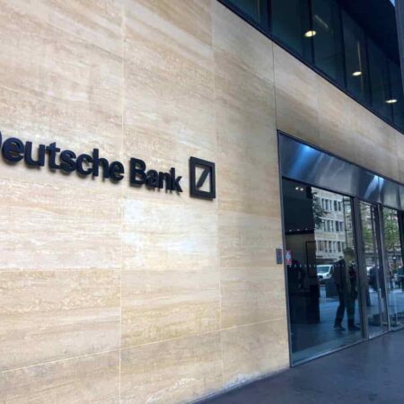 $1.4 trillion banking giant Deutsche Bank files for crypto custody license