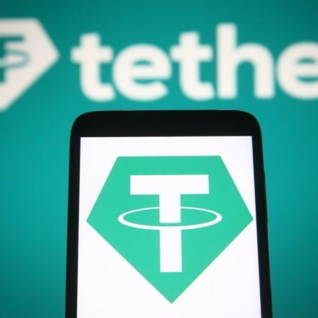 Investors are massively redeeming hundreds of millions of Tether stablecoin (USDT)