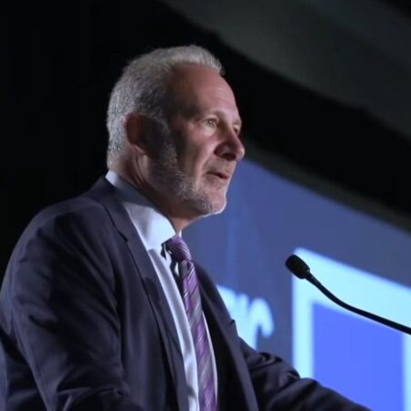 Gold crashes 24h after Peter Schiff said its ‘rally is real’ unlike Bitcoin’s